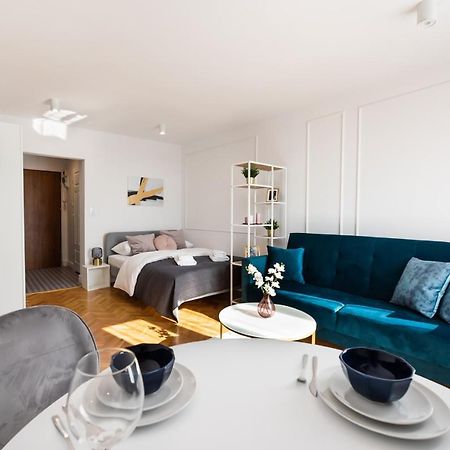 Metro Dworzec Gdanski Elegant Studio Apartment วอร์ซอ ภายนอก รูปภาพ