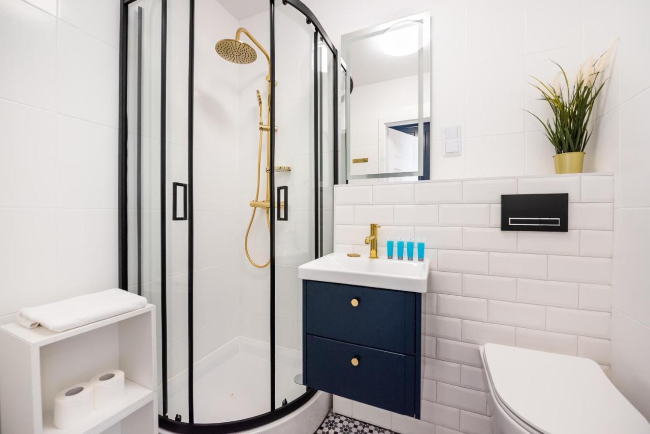 Metro Dworzec Gdanski Elegant Studio Apartment วอร์ซอ ภายนอก รูปภาพ