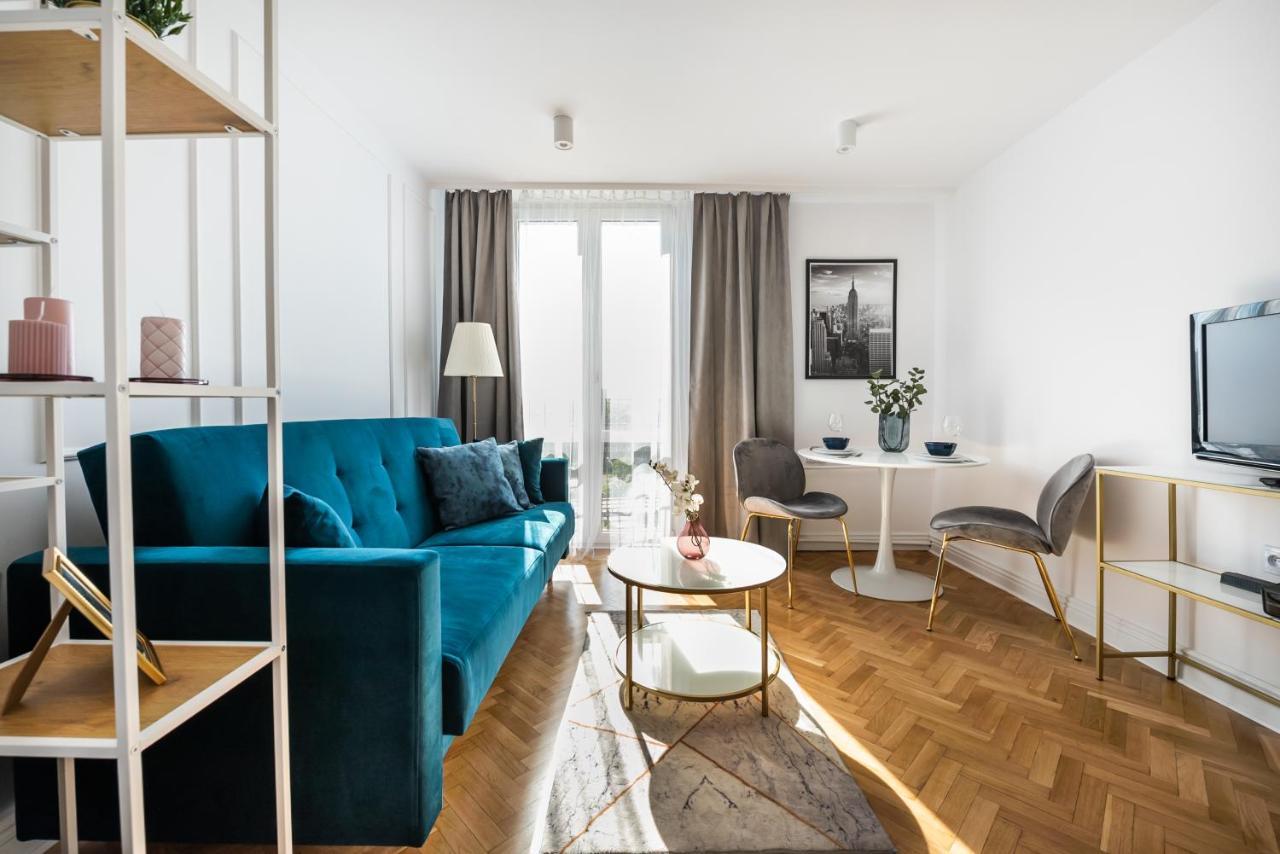 Metro Dworzec Gdanski Elegant Studio Apartment วอร์ซอ ภายนอก รูปภาพ